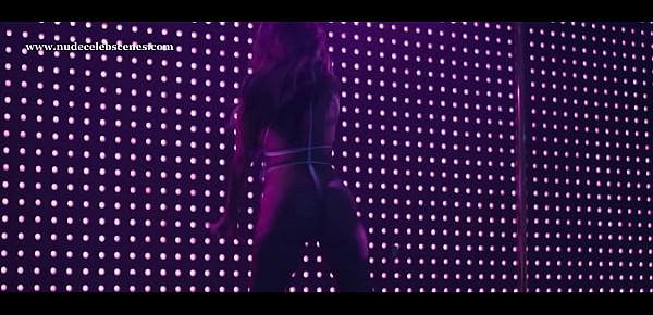  Jennifer Lopez sexy pole dancing in Hustlers (2019) 1080p
